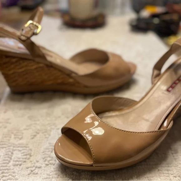 Prada Nude Patent Vernice Leather Woven Wedge Sandal - Picture 4 of 8